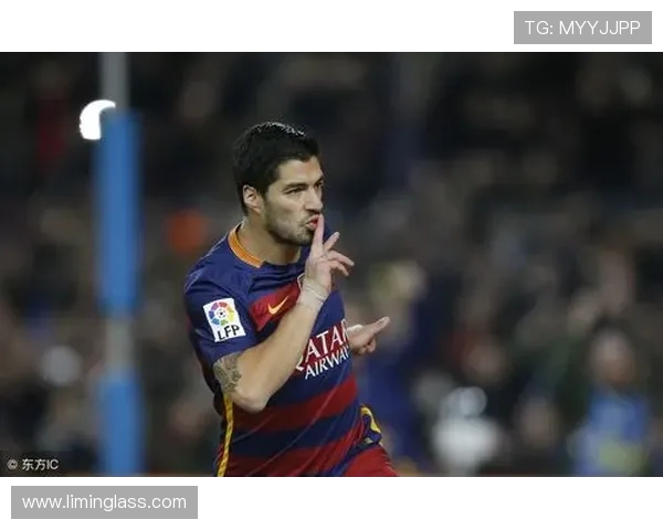 苏亚雷斯的职业生涯与现代前锋定义的重塑分析，值得关注的足球传奇印记