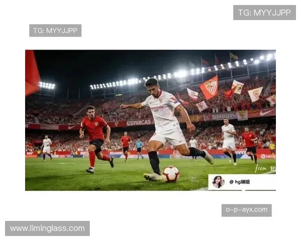 哈维·西蒙斯在本赛季的表现持续提升，成为足球场上的关键影响者。