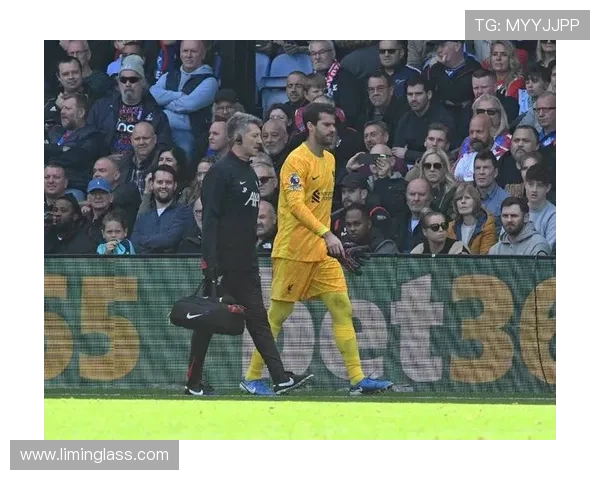 阿利松在利物浦更衣室角色稳固,持续发挥稳定领导作用 阿利松在利物浦更衣室角色稳固,持续发挥稳定领导作用