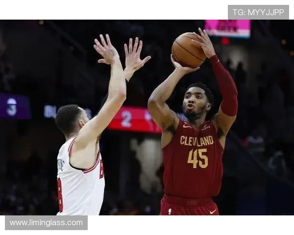 多诺万·米切尔突破高效提升球队关键时刻得分贡献