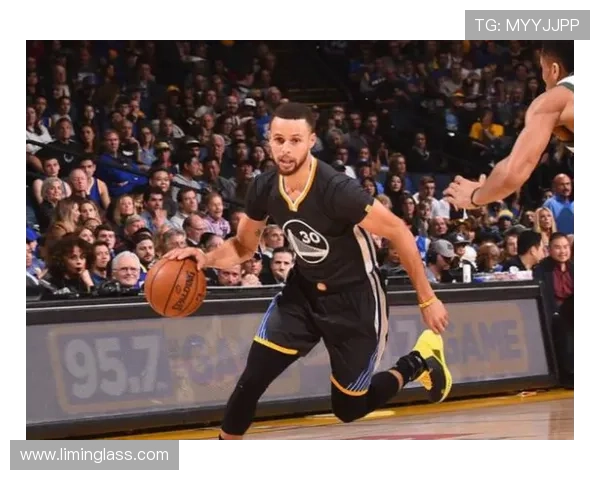 德斯蒙德·班恩挡拆拉开空间提升三分命中率明显优于上季