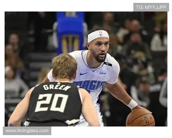 波蒂斯挡拆为字母哥拉开空间 提升前场终结效率